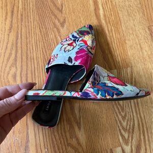 $165 Natori Adore Floral Mule